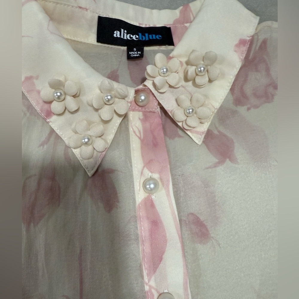🌸 Alice Blue Sheer Floral Blouse 🌸 - Picture 3 of 5